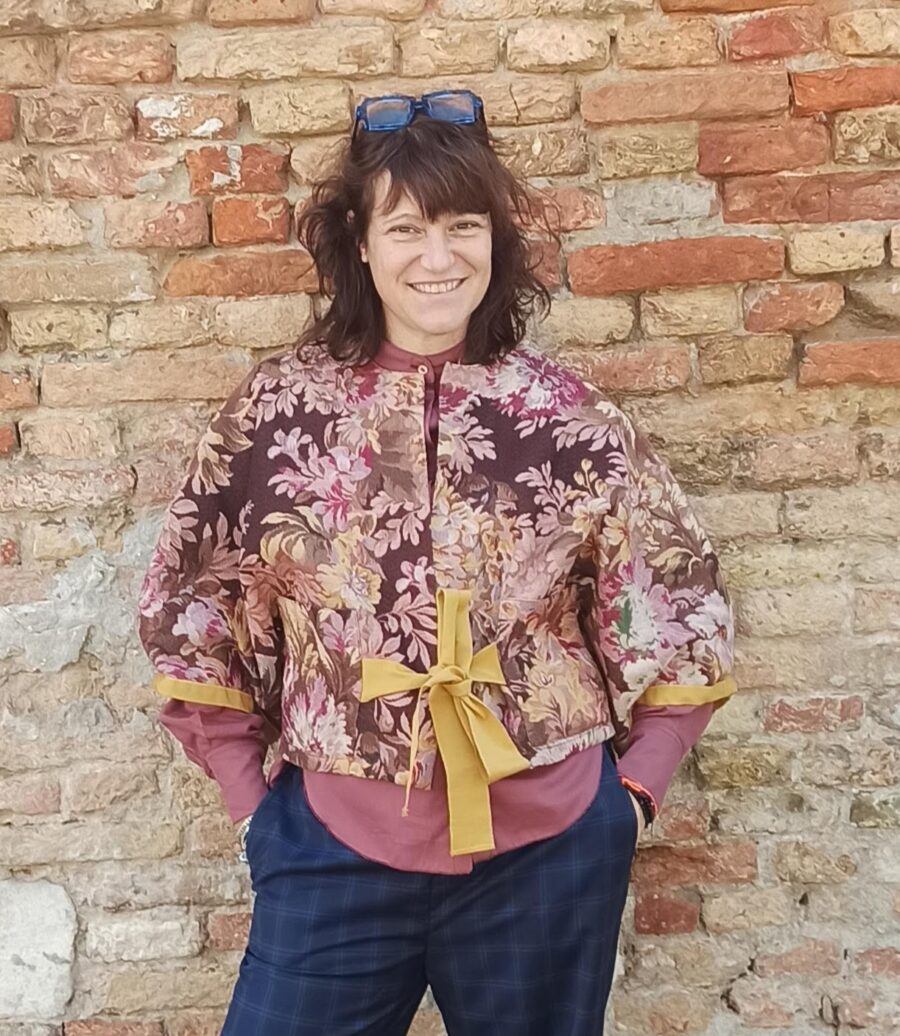 GIACCA CORTA CON FIOCCO